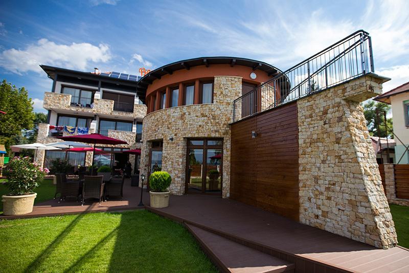Pole Position Beach Hotel Balatonszarszo Exterior foto